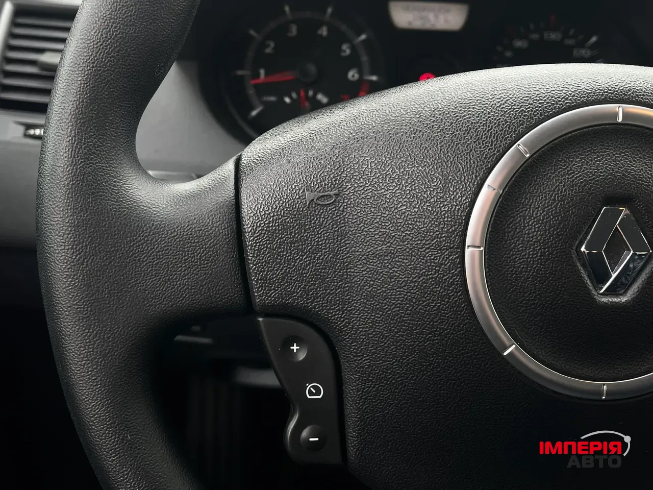 Renault Megane - фото 19