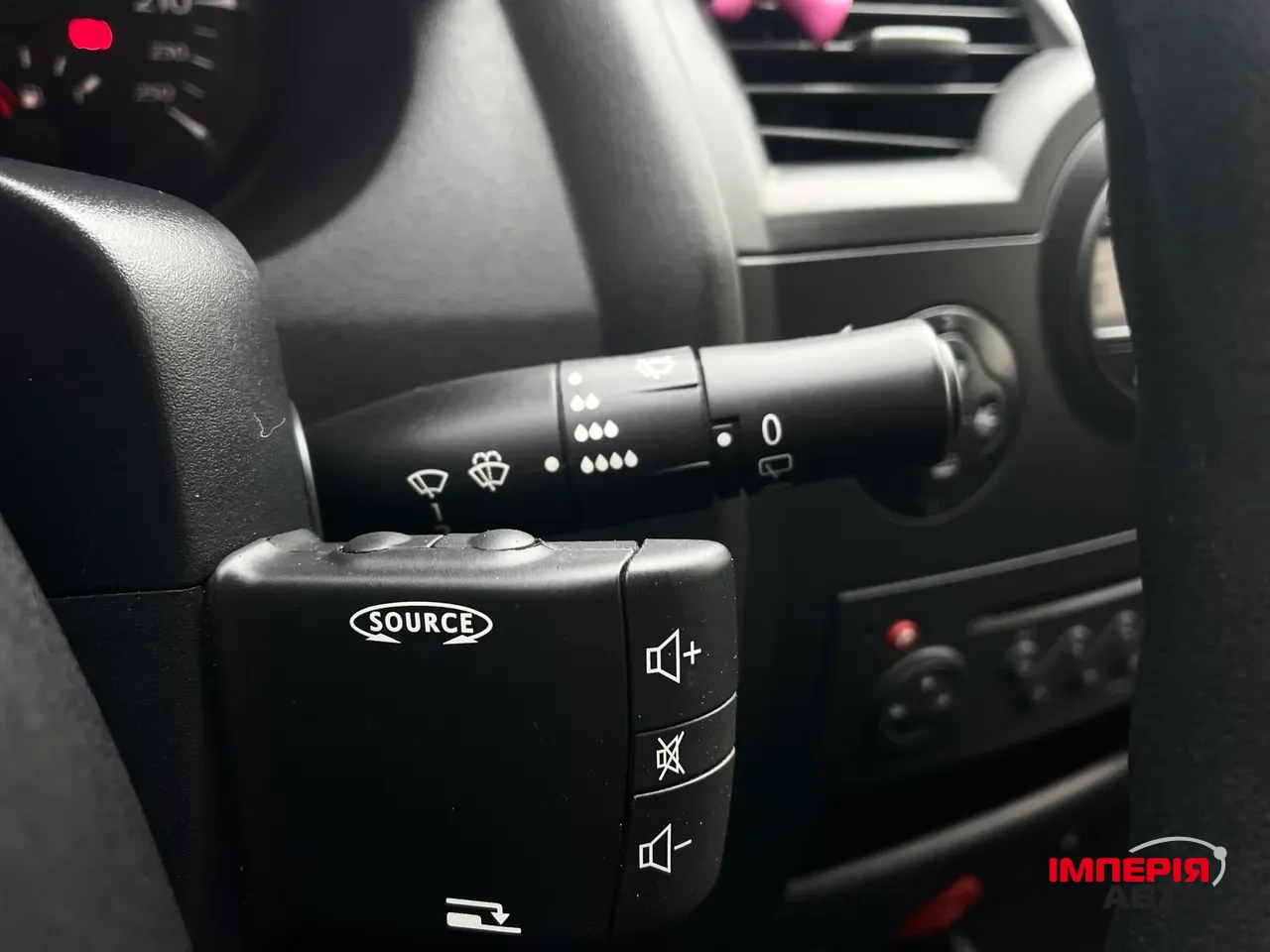 Renault Megane - фото 23