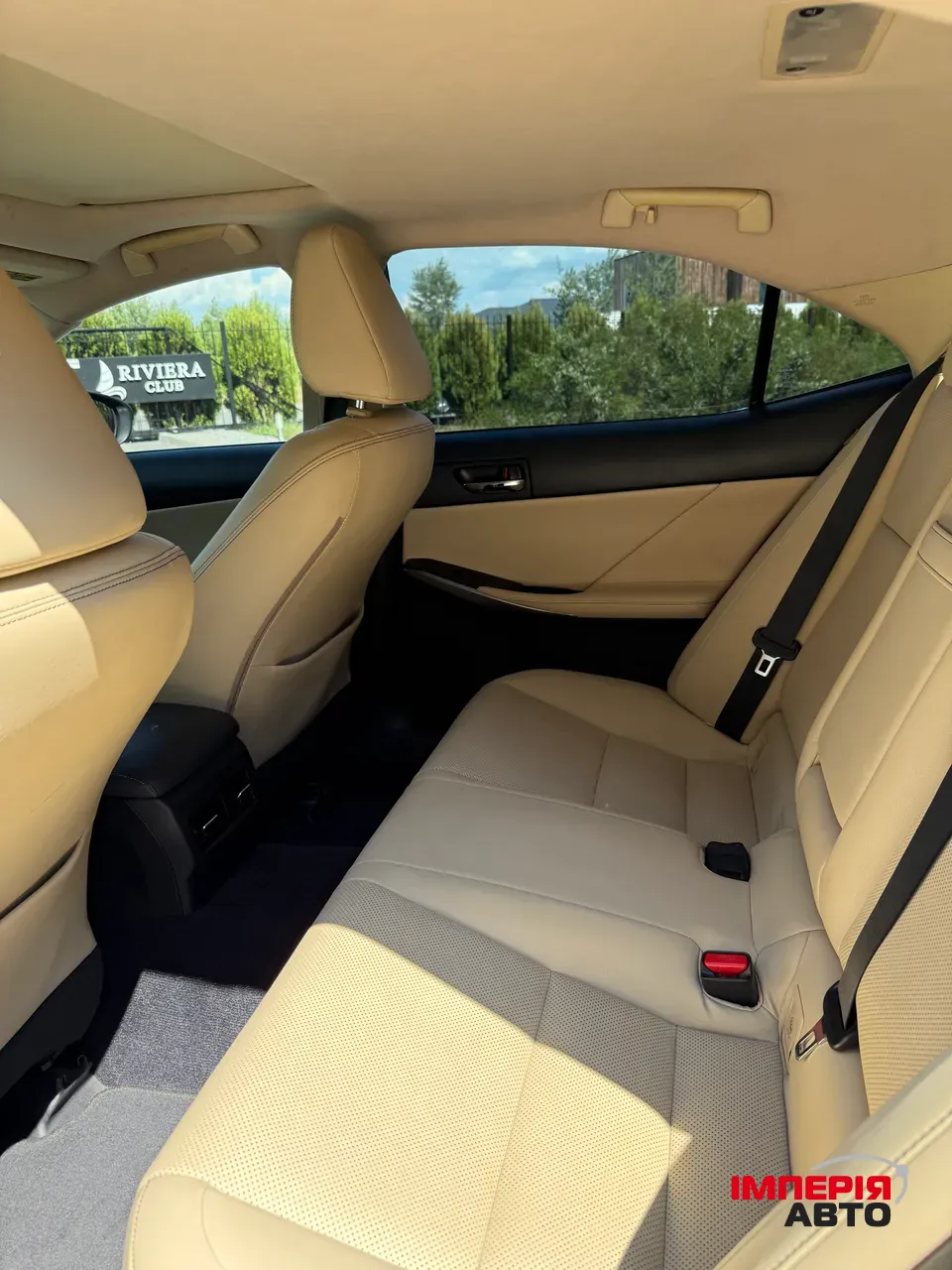 Lexus IS - фото 17