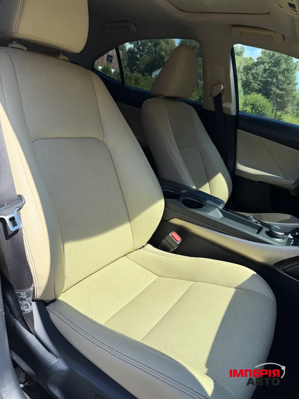 Lexus IS - фото 27