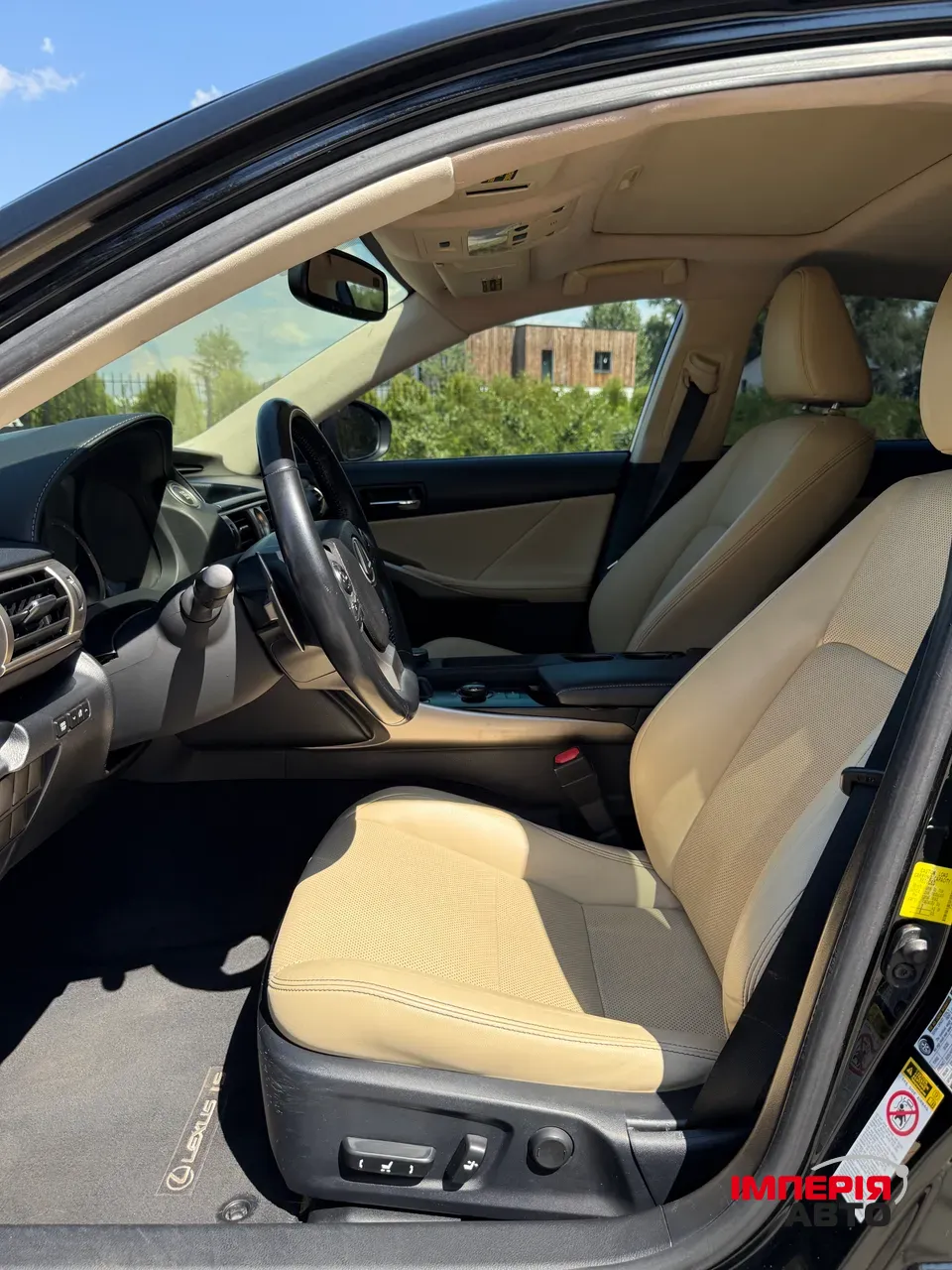 Lexus IS - фото 16