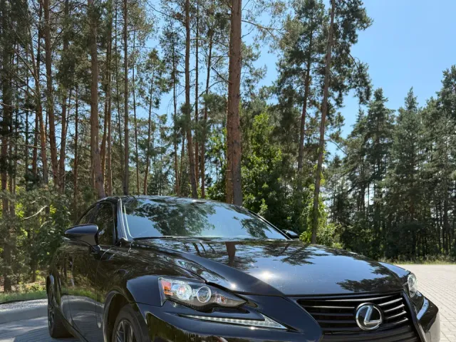 Lexus IS - фото 2