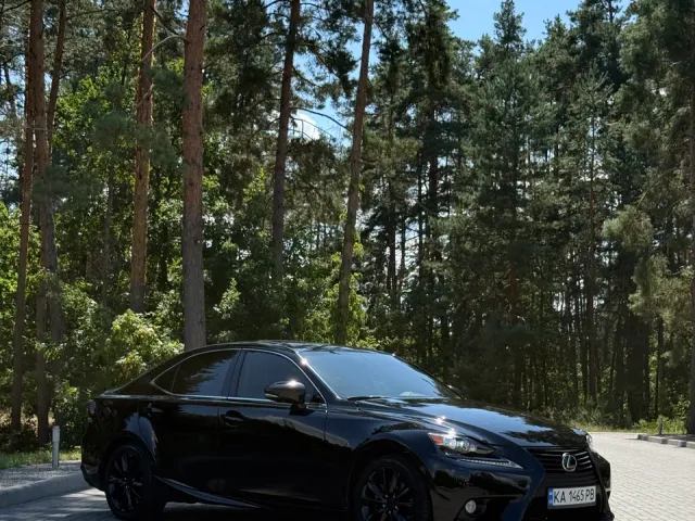 Lexus IS - фото 5