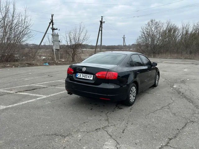 Volkswagen Jetta - фото 4