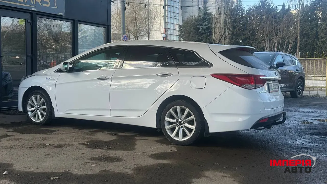 Hyundai i40 - фото 8