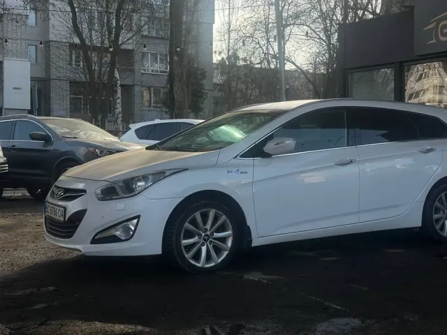 Hyundai i40 - фото 3
