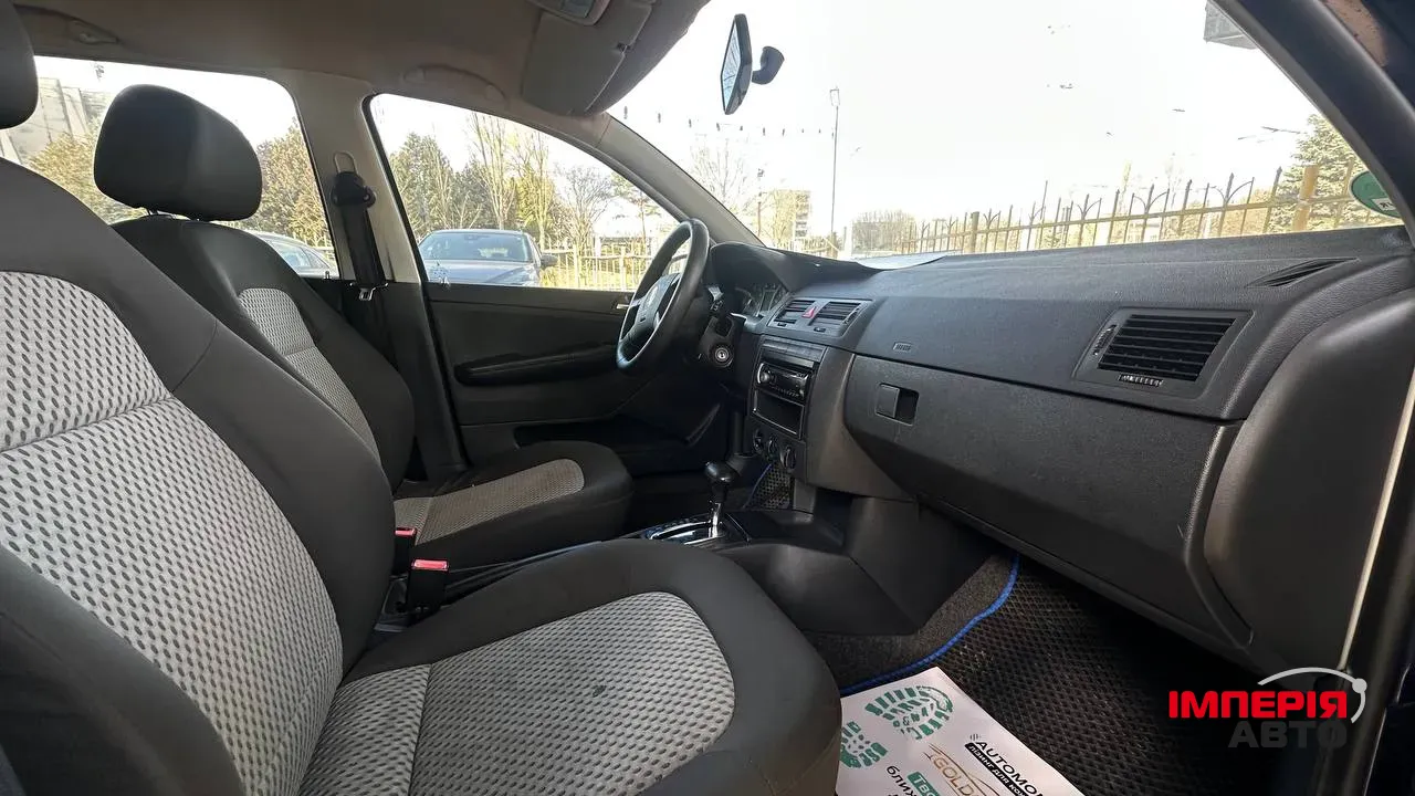 Skoda Fabia - фото 4