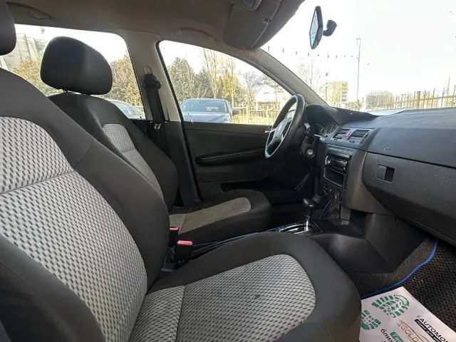 Skoda Fabia - фото 4