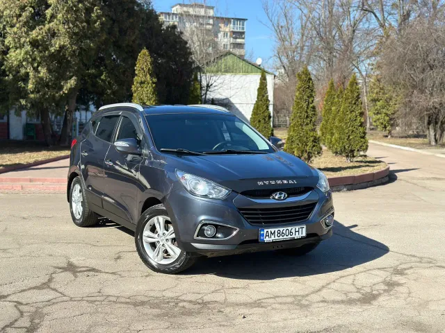 Hyundai ix35 - фото 1