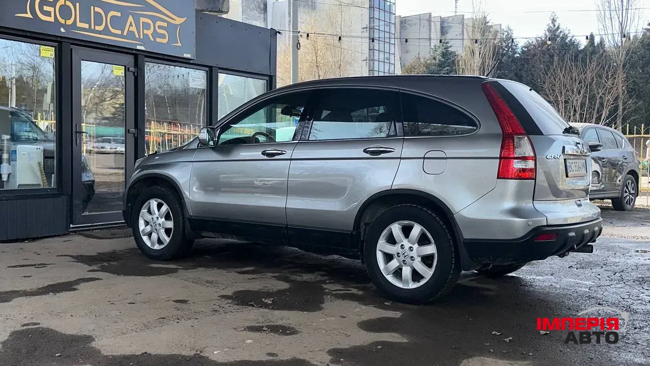 Honda CR-V - фото 8