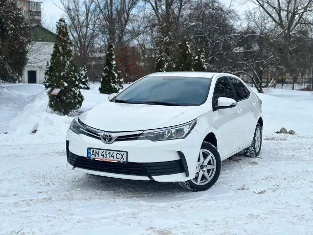 Toyota Corolla - фото 1