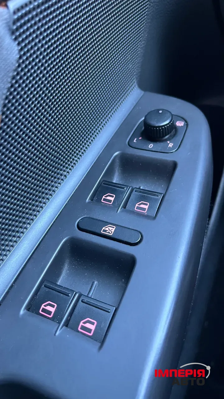 Volkswagen Golf GTI - фото 18