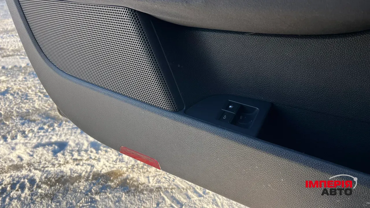 Volkswagen Golf GTI - фото 16