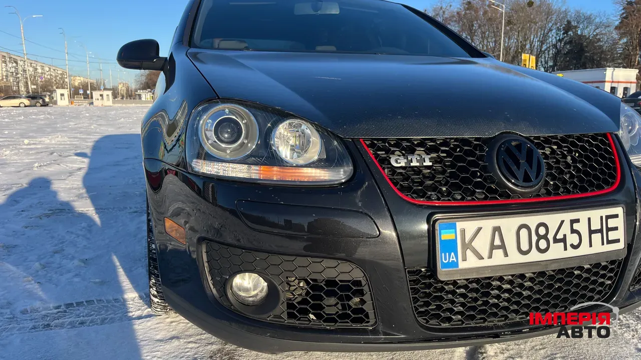 Volkswagen Golf GTI - фото 11