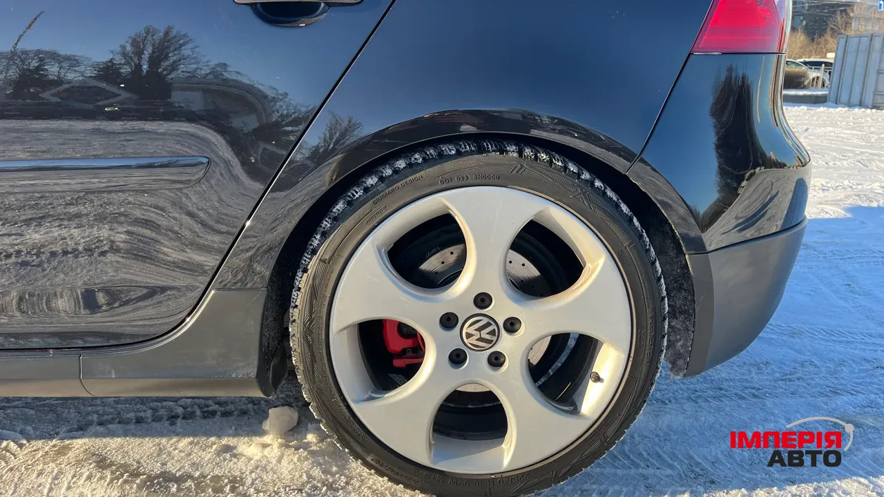 Volkswagen Golf GTI - фото 7