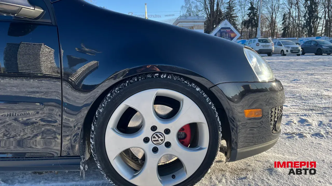 Volkswagen Golf GTI - фото 9