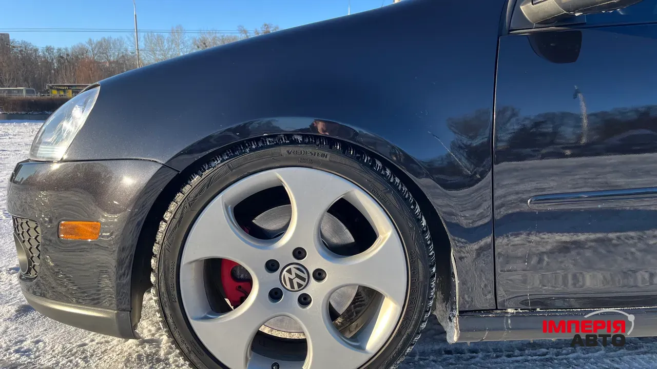 Volkswagen Golf GTI - фото 8