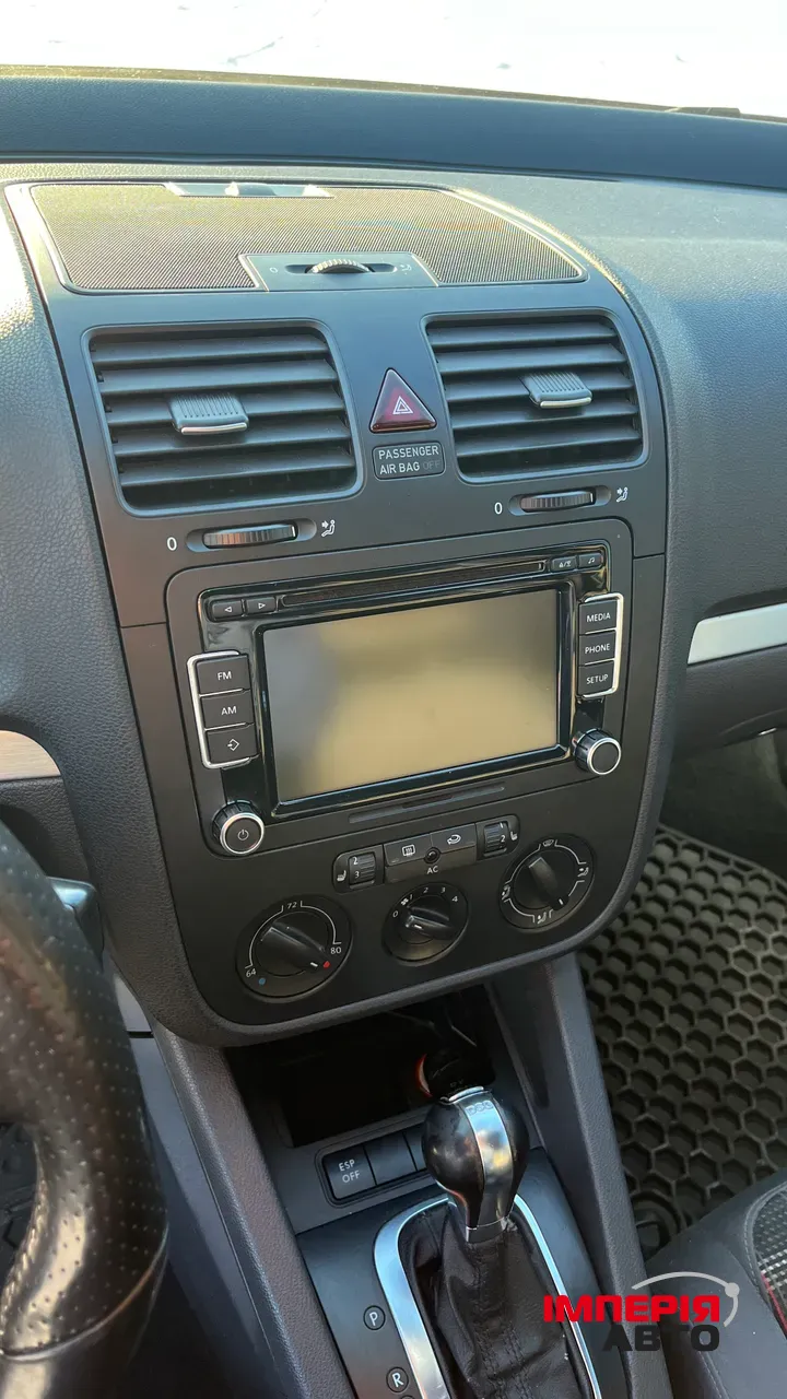 Volkswagen Golf GTI - фото 14