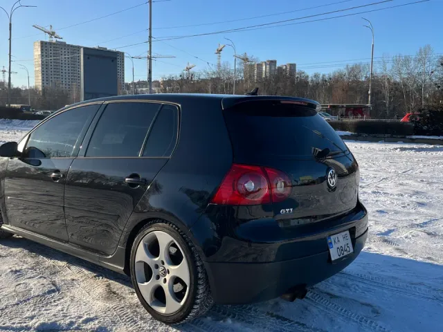 Volkswagen Golf GTI - фото 4