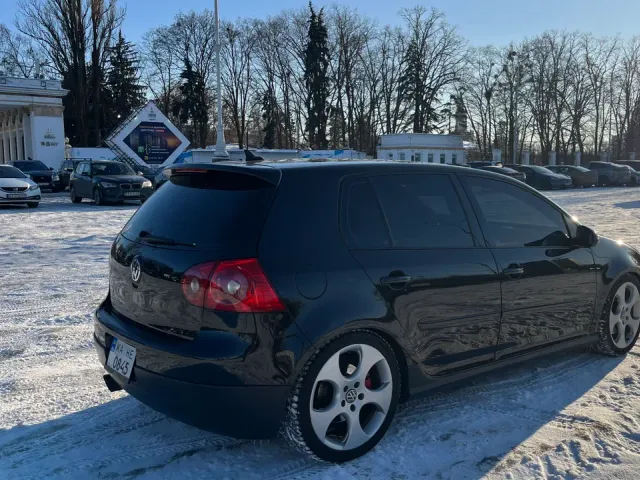 Volkswagen Golf GTI - фото 2