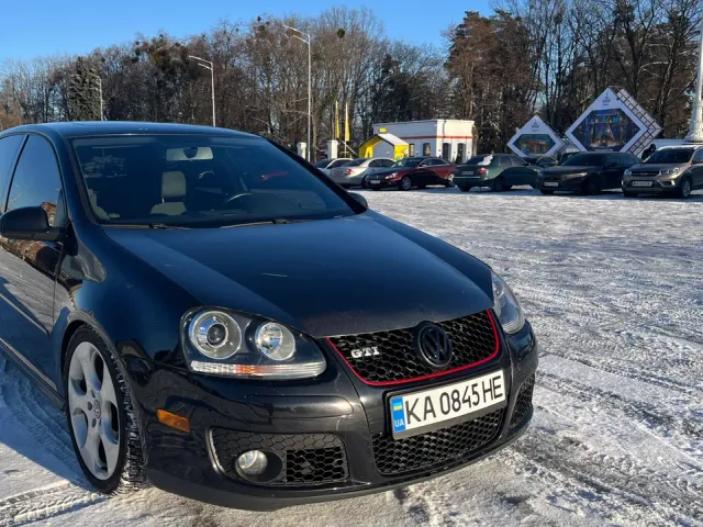 Volkswagen Golf GTI - фото 1