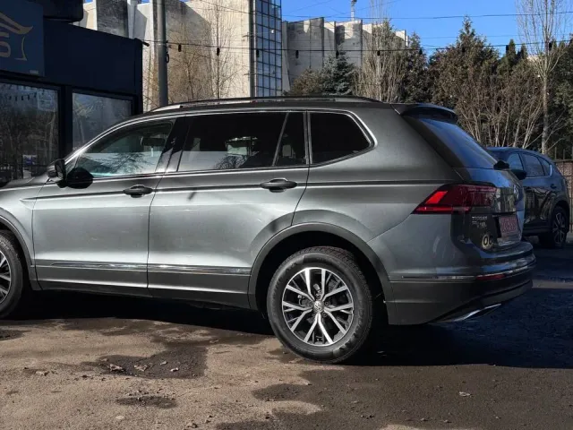 Volkswagen Tiguan - фото 3