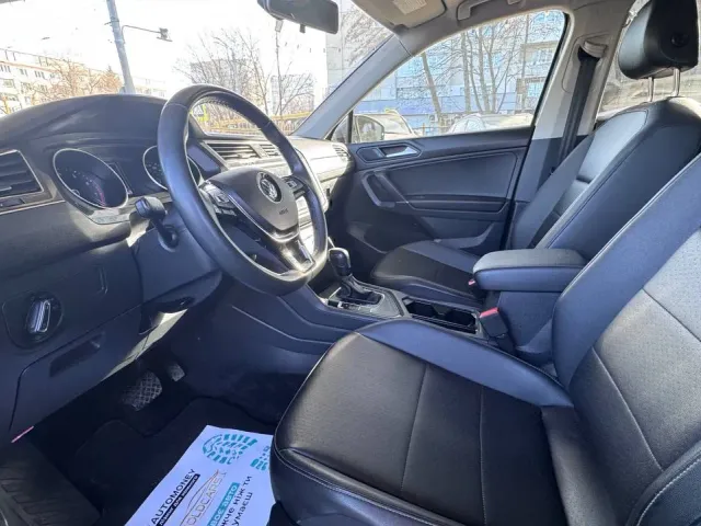 Volkswagen Tiguan - фото 4