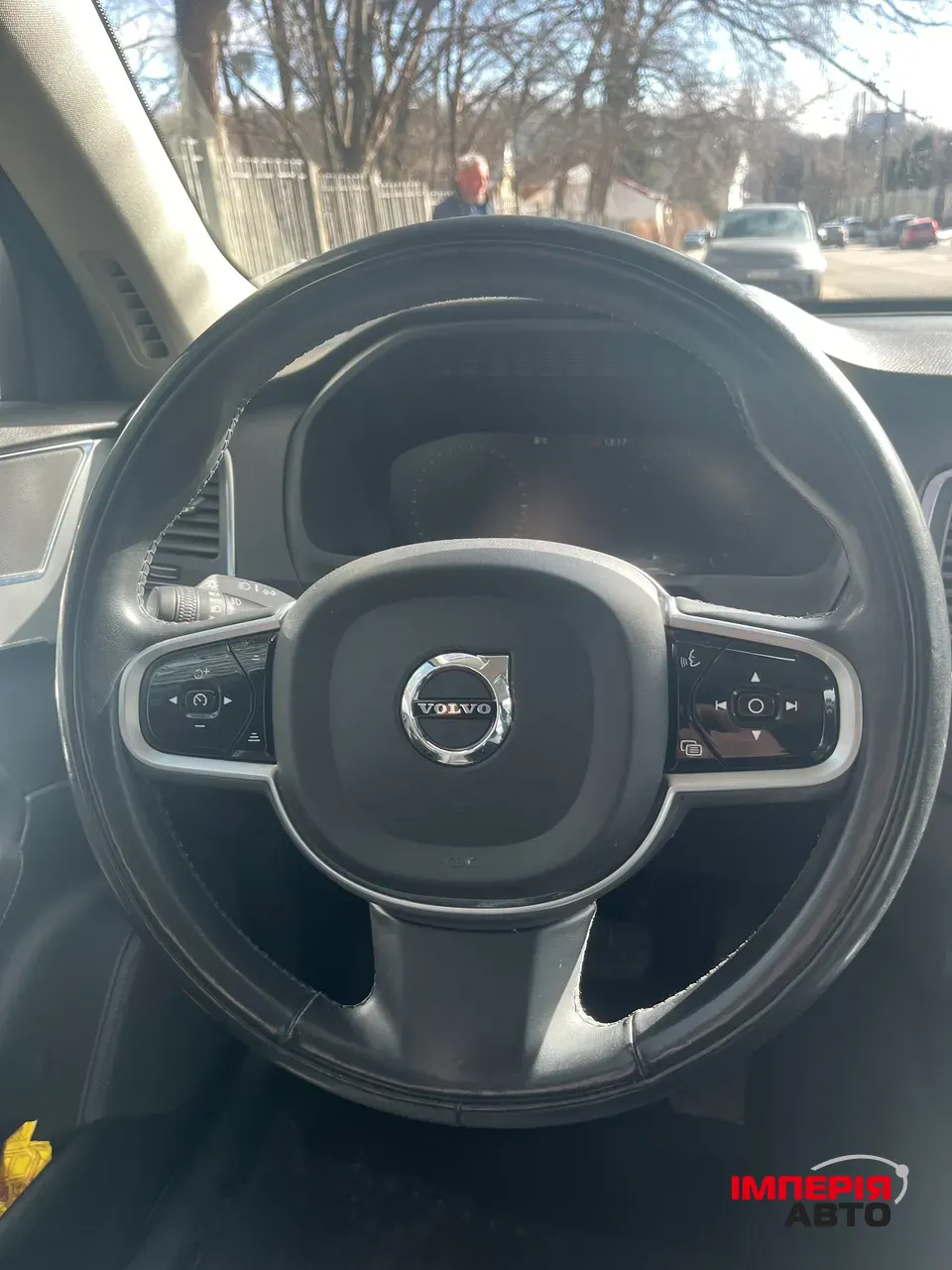 Volvo XC90 - фото 12