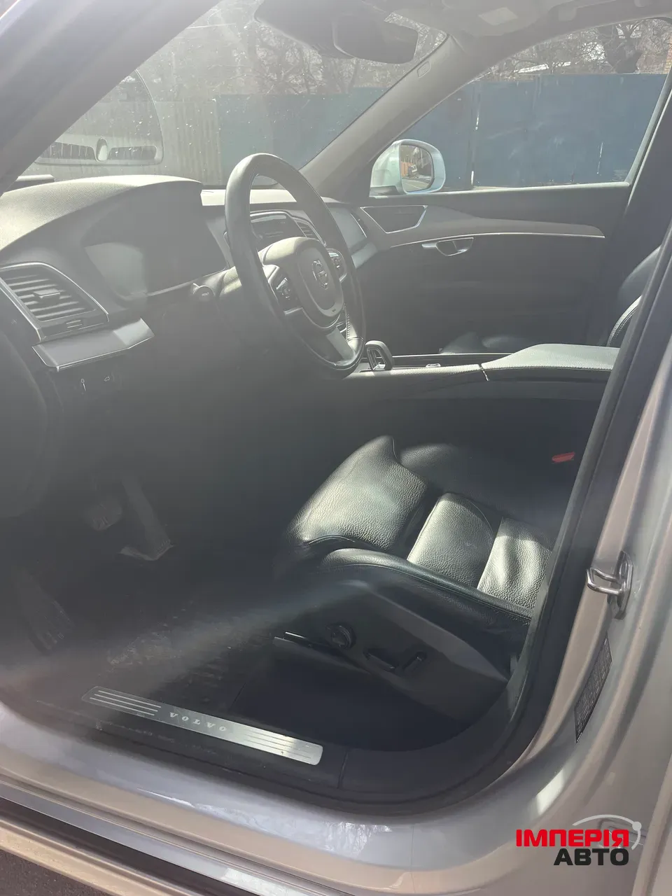 Volvo XC90 - фото 18