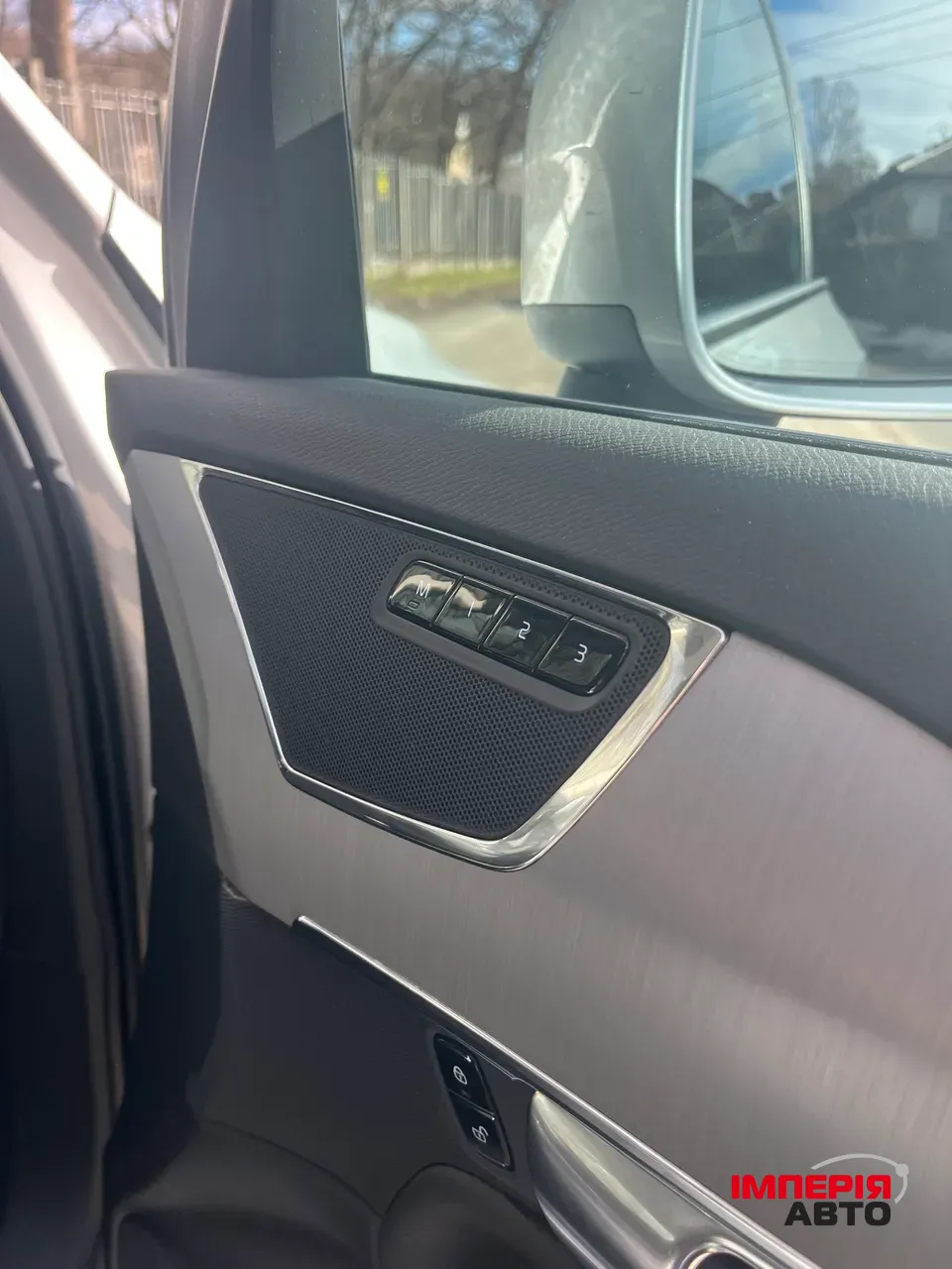 Volvo XC90 - фото 22