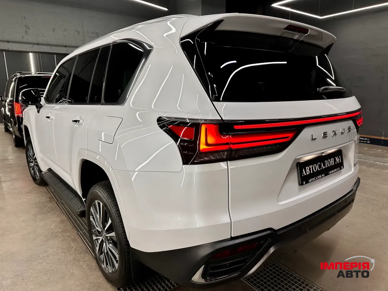 Lexus LX - фото 3