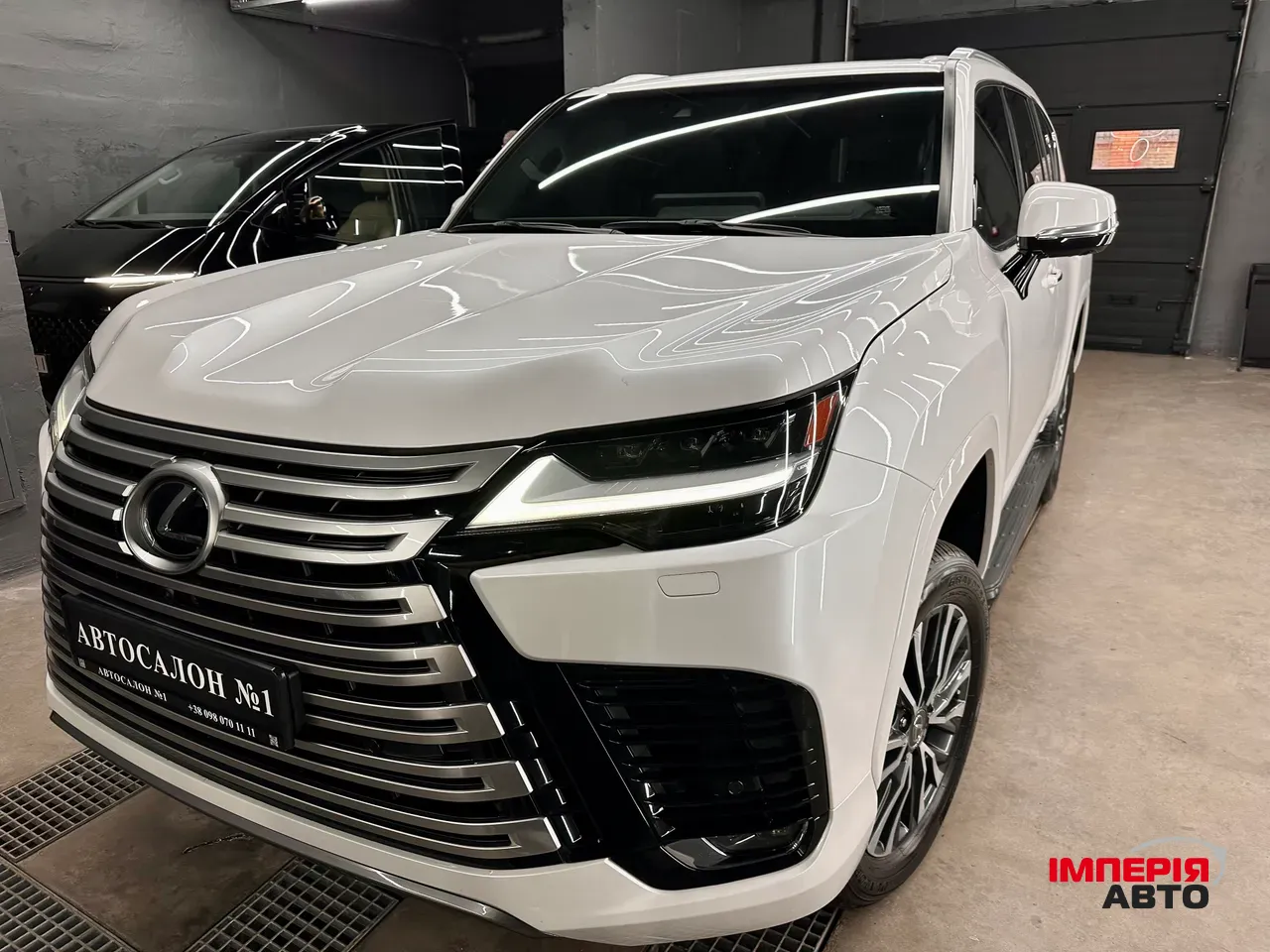 Lexus LX - фото 1