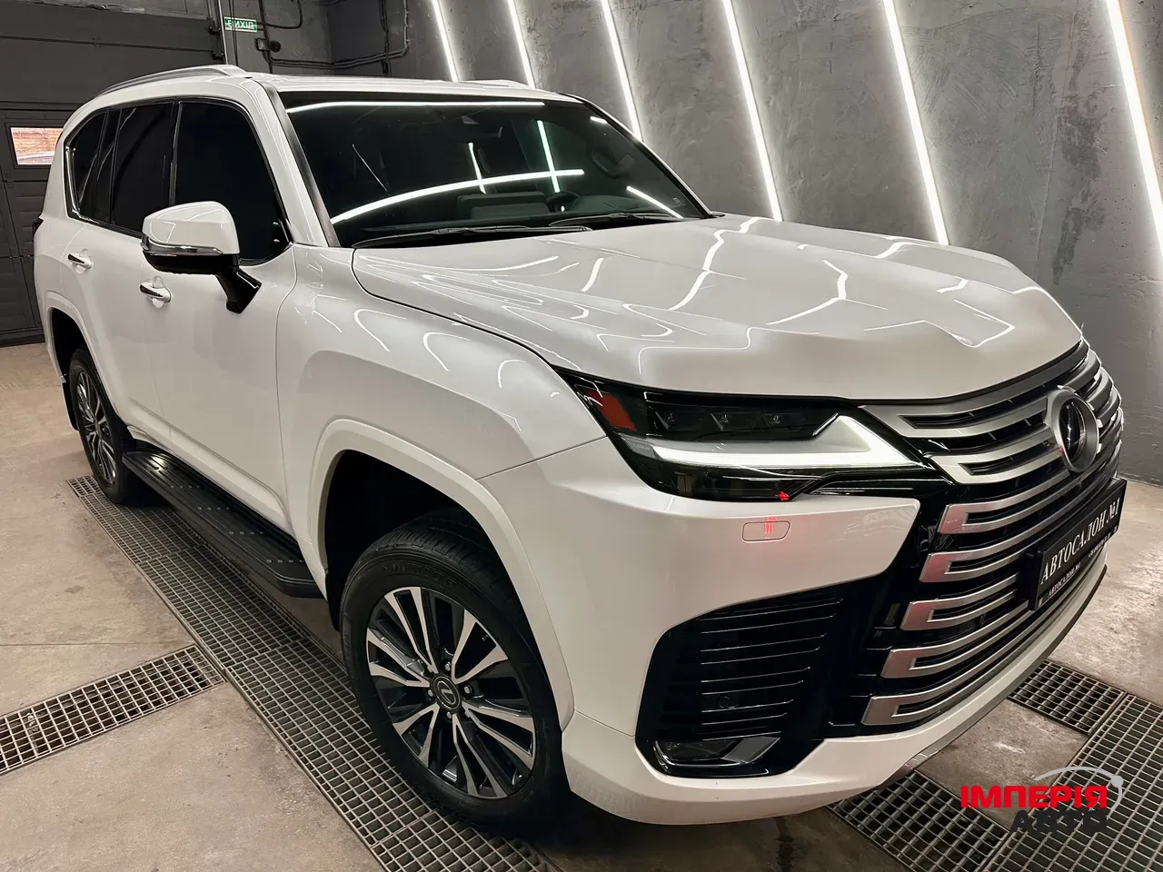 Lexus LX - фото 6