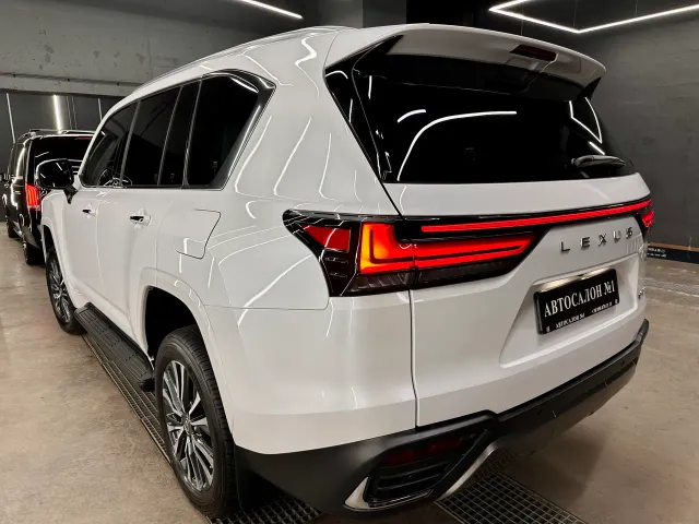 Lexus LX - фото 3