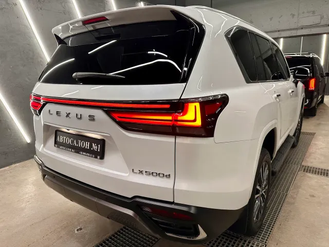 Lexus LX - фото 5