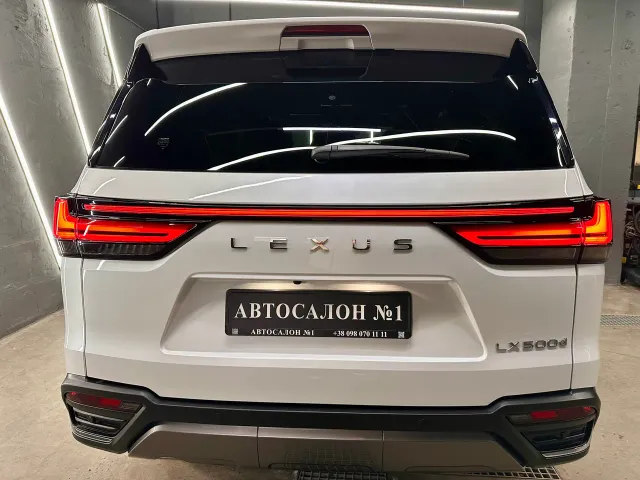 Lexus LX - фото 4