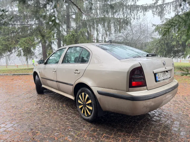 Skoda Octavia - фото 4