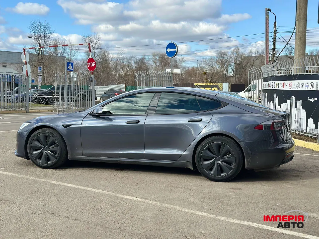 Tesla Model S - фото 8