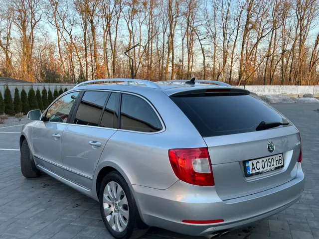 Skoda Superb - фото 4