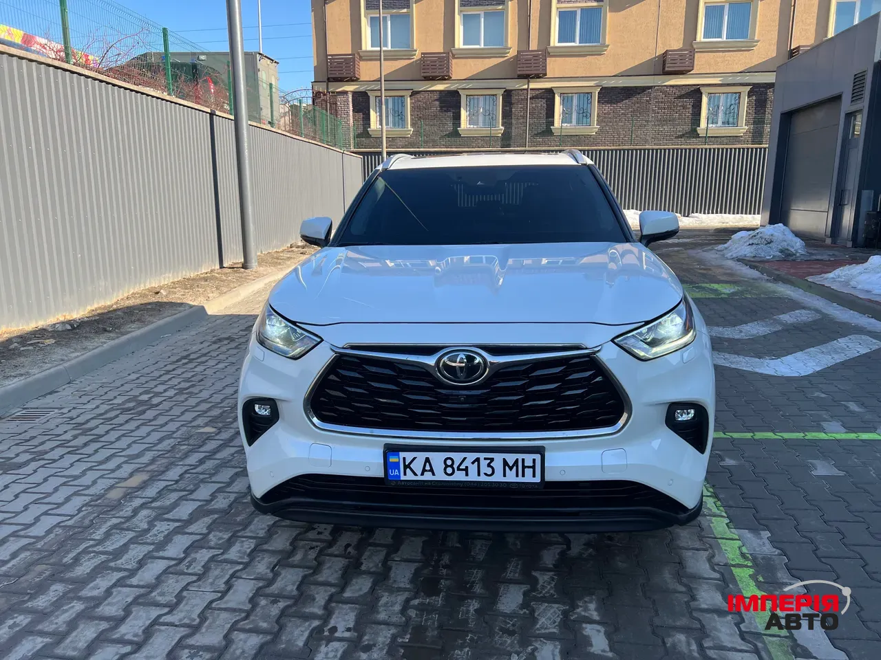 Toyota Highlander - фото 1