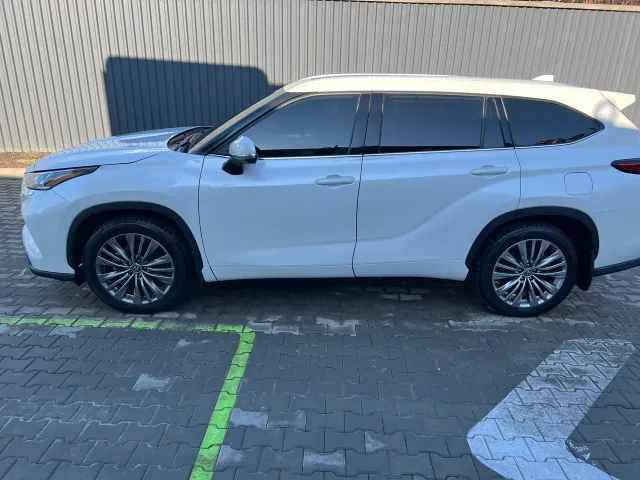 Toyota Highlander - фото 3