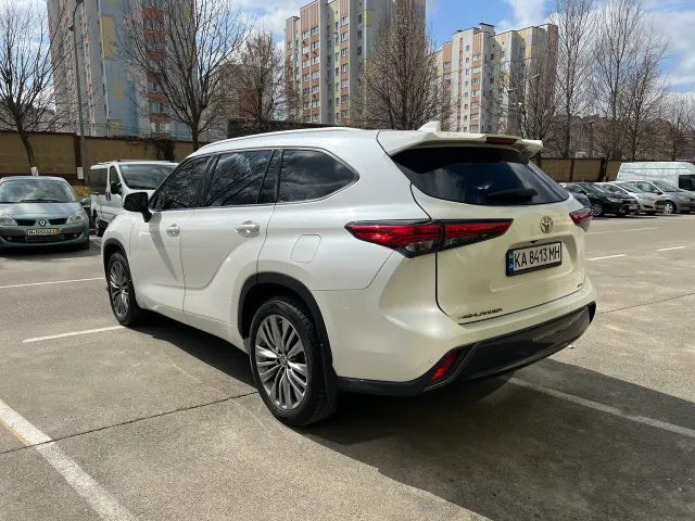Toyota Highlander - фото 4