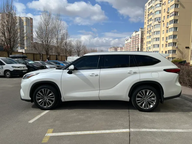 Toyota Highlander - фото 3