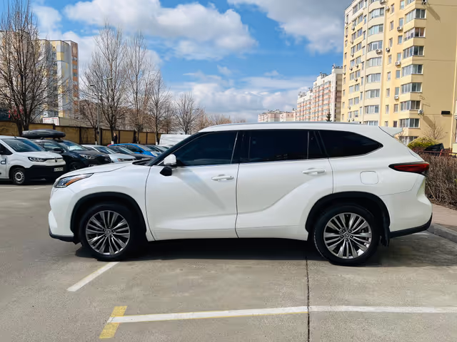 Toyota Highlander - фото 3