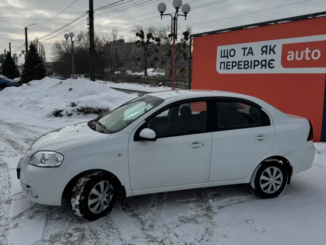 Chevrolet Aveo - фото 3