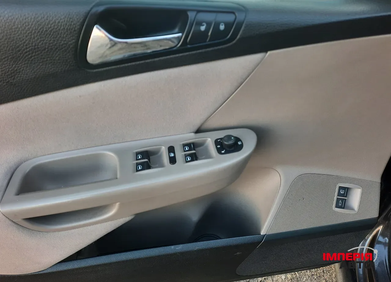 Volkswagen Passat - фото 9