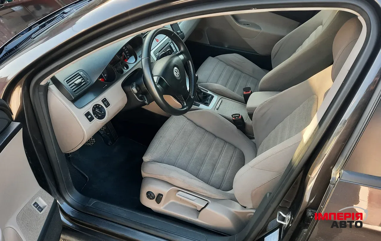 Volkswagen Passat - фото 5