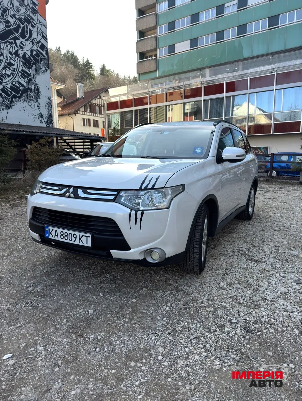 Mitsubishi Outlander - фото 1