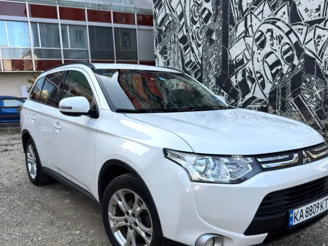 Mitsubishi Outlander - фото 2