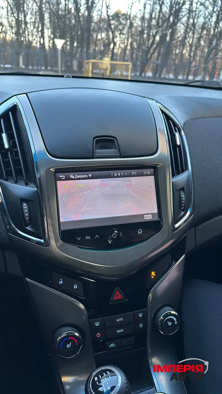 Chevrolet Cruze - фото 14